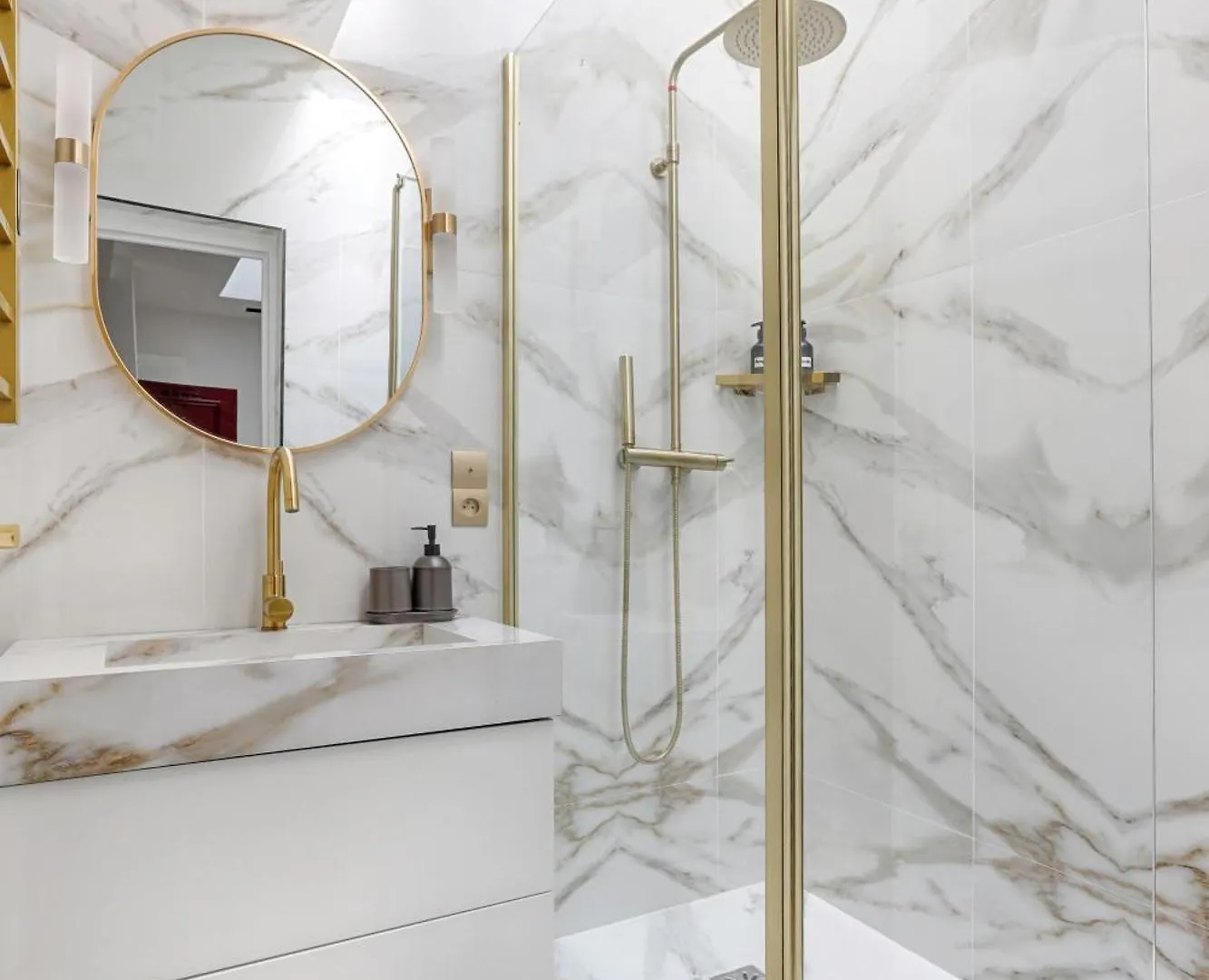 Charming Pied A Terre Near Montmartre Appartement Parijs